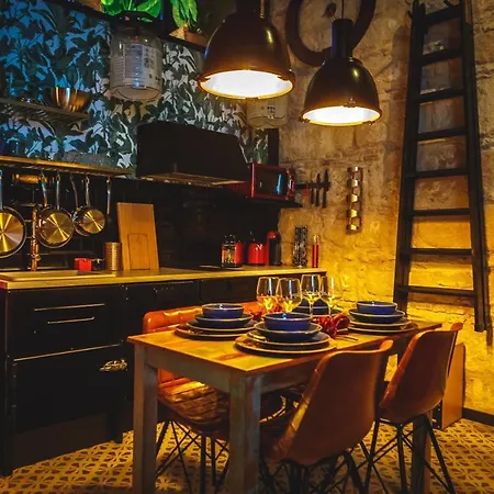 Semiloft Romantico Catedral Con Soleada Azotea Comunitaria חרז